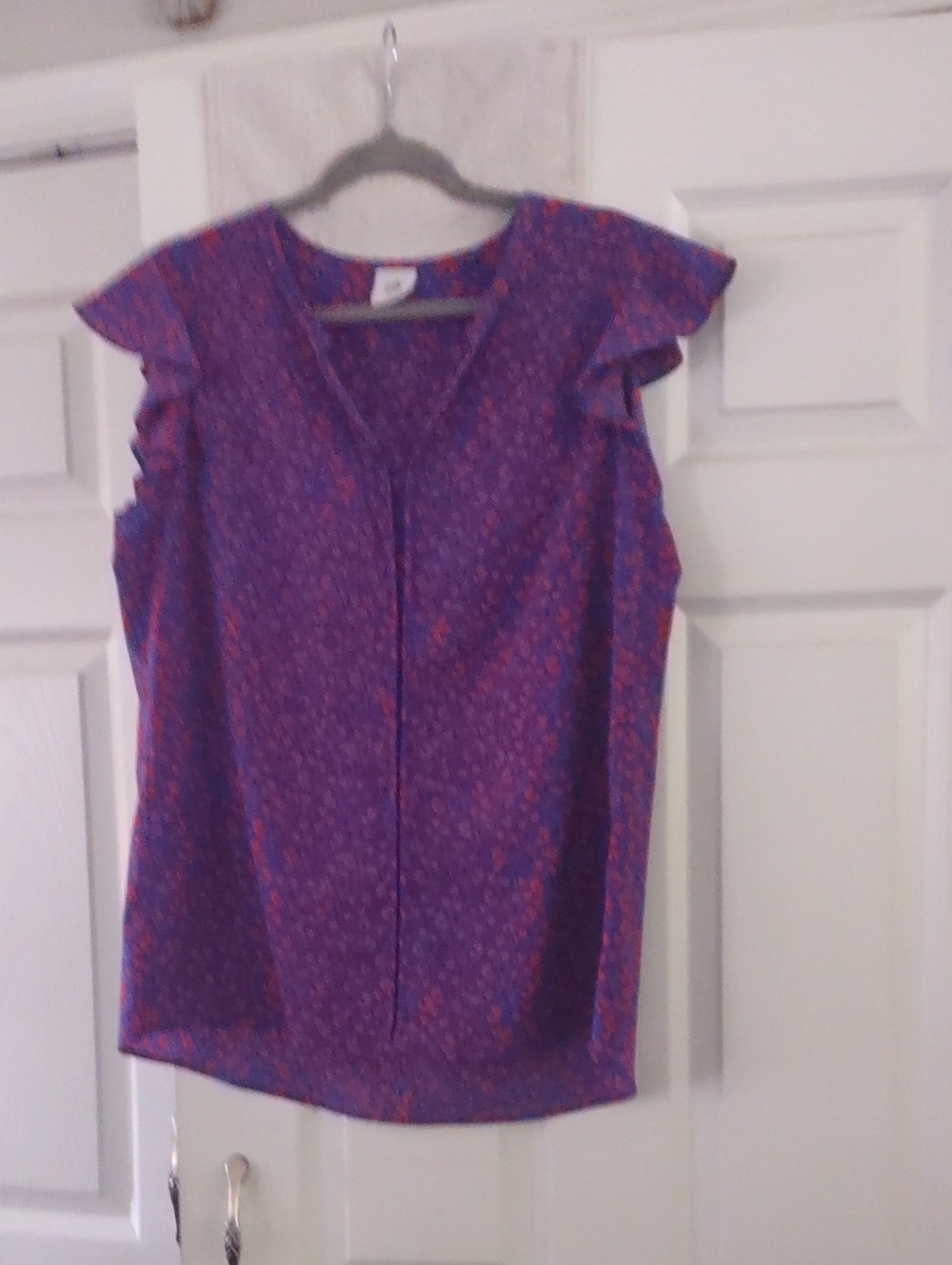 cabi Purple Printed Ruffle Cap-Sleeve V-Neck Blouse Blue W/Red Flowers Size Med